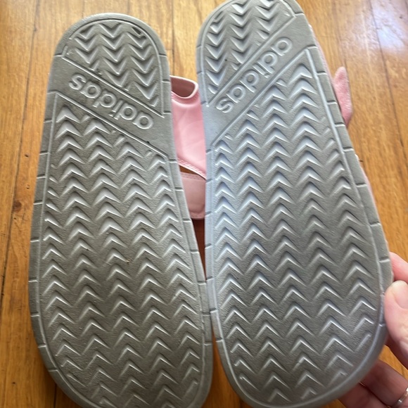 Adidas Adilette Sandals (Clear Pink/Cherry Metallic/Cloud White) Velcr Straps - Picture 6 of 8